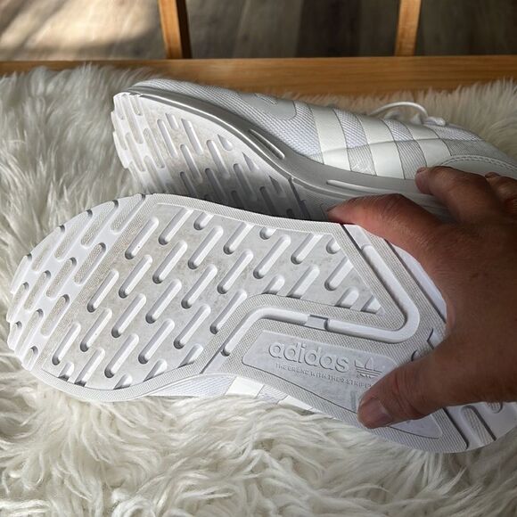ADIDAS THE BRAND WITH THE 3 STRIPES SNEAKERS - Picture 4 of 11